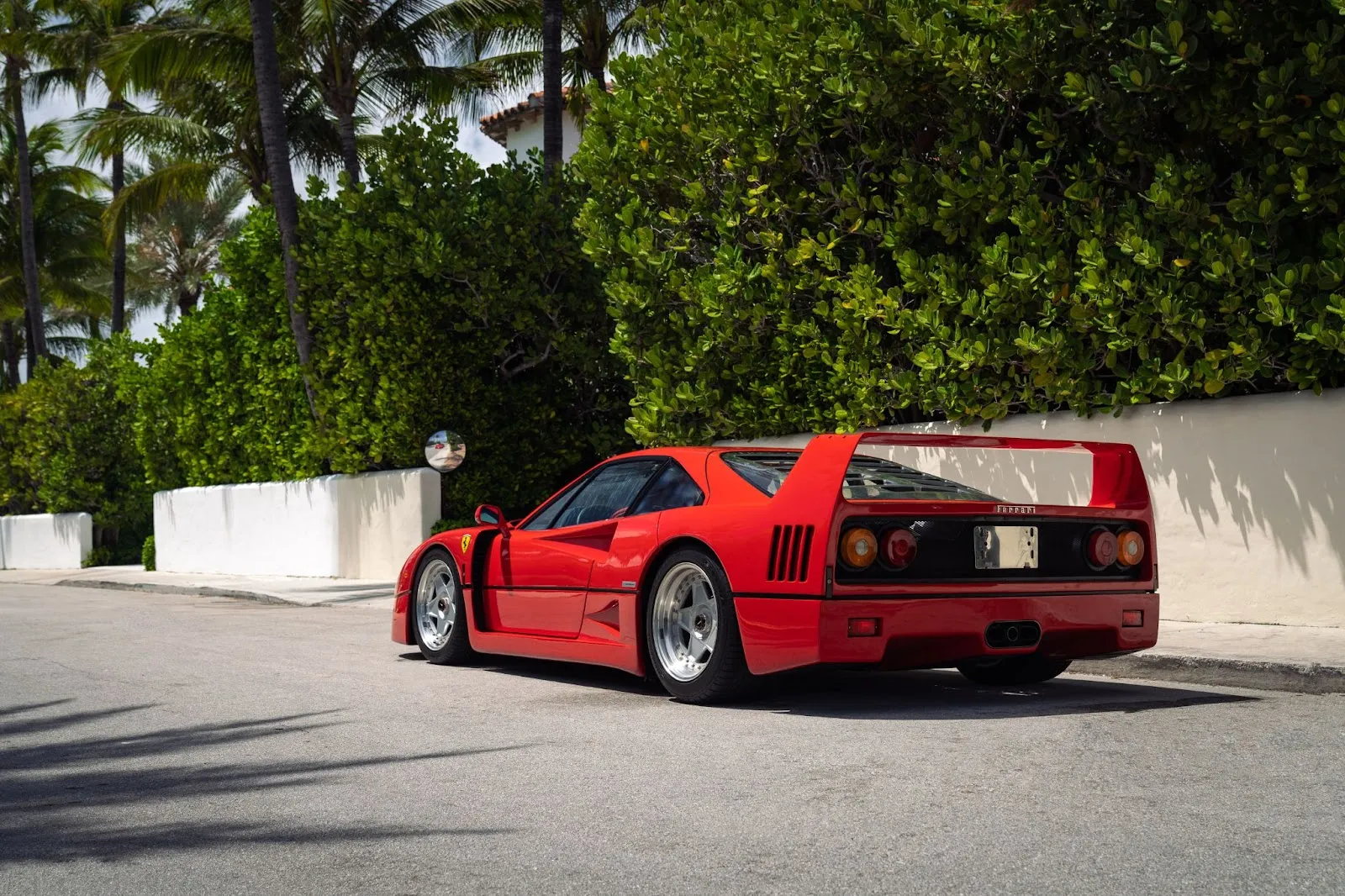 
								Ferrari F40 full									