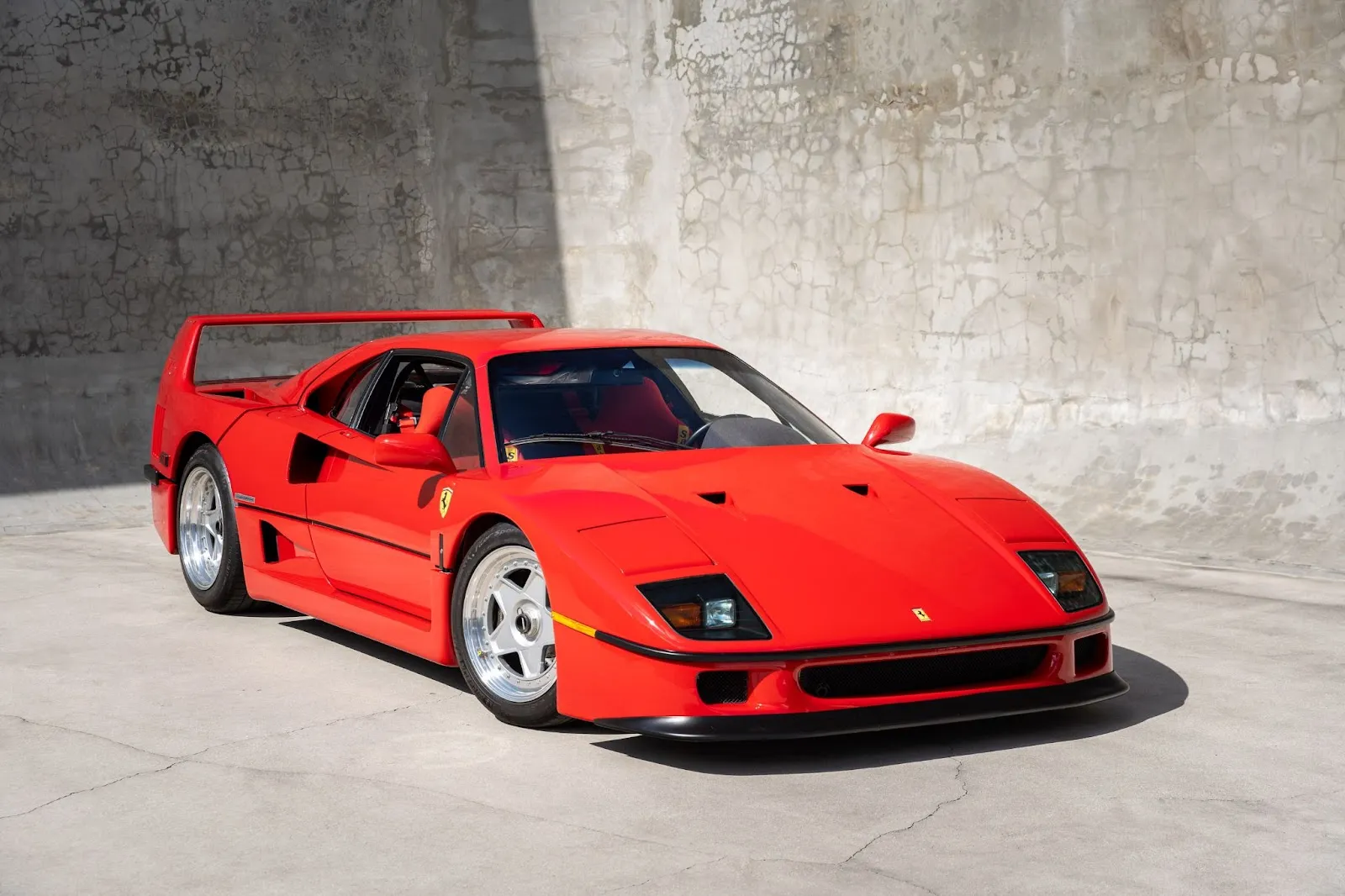 
								Ferrari F40 full									