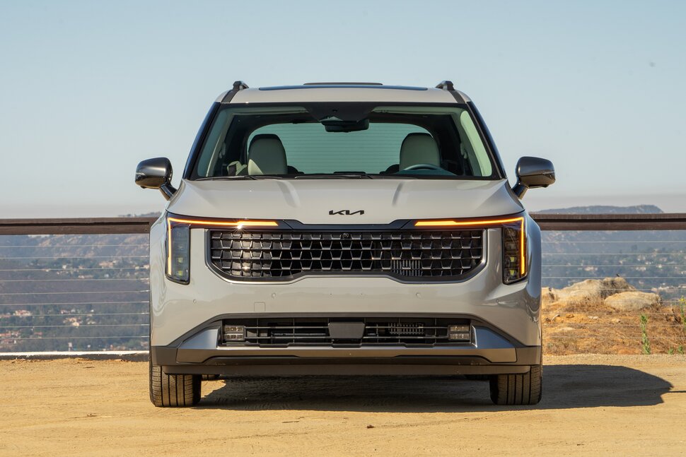 
								Kia Carnival 2025 full									