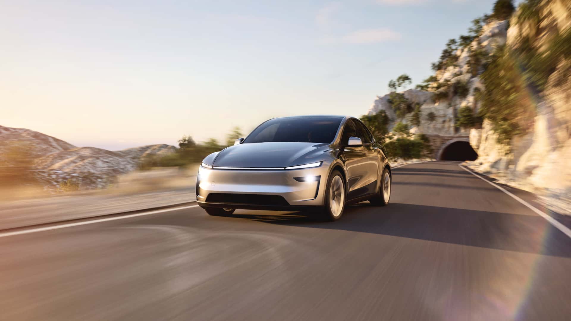 
								Tesla Model Y full									