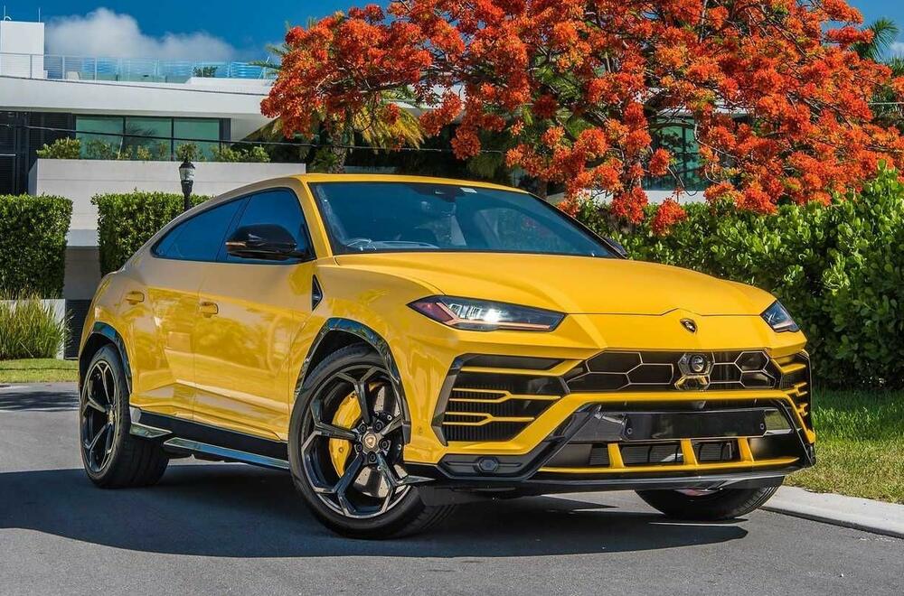 
								Lamborghini Urus full									