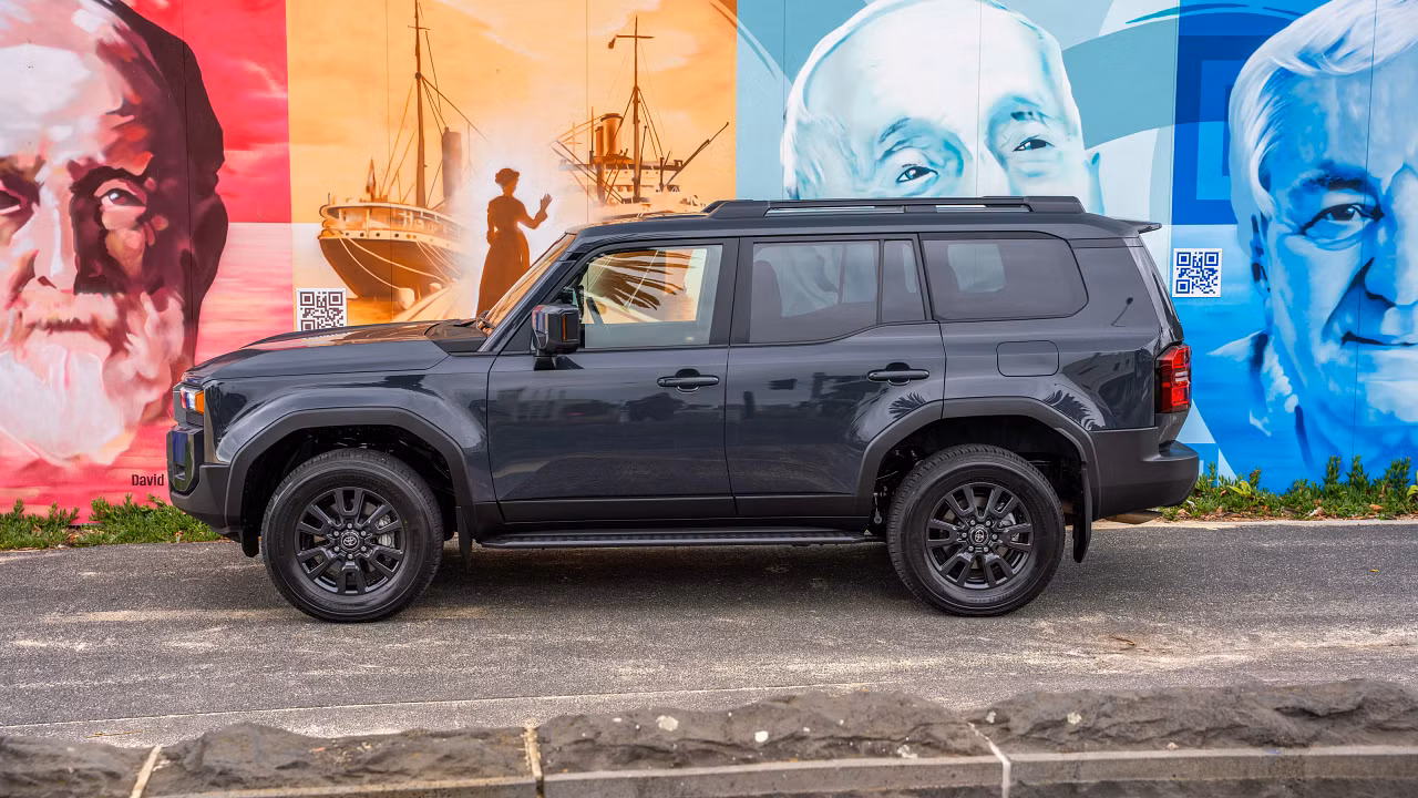 
								Toyota LandCruiser Prado full									