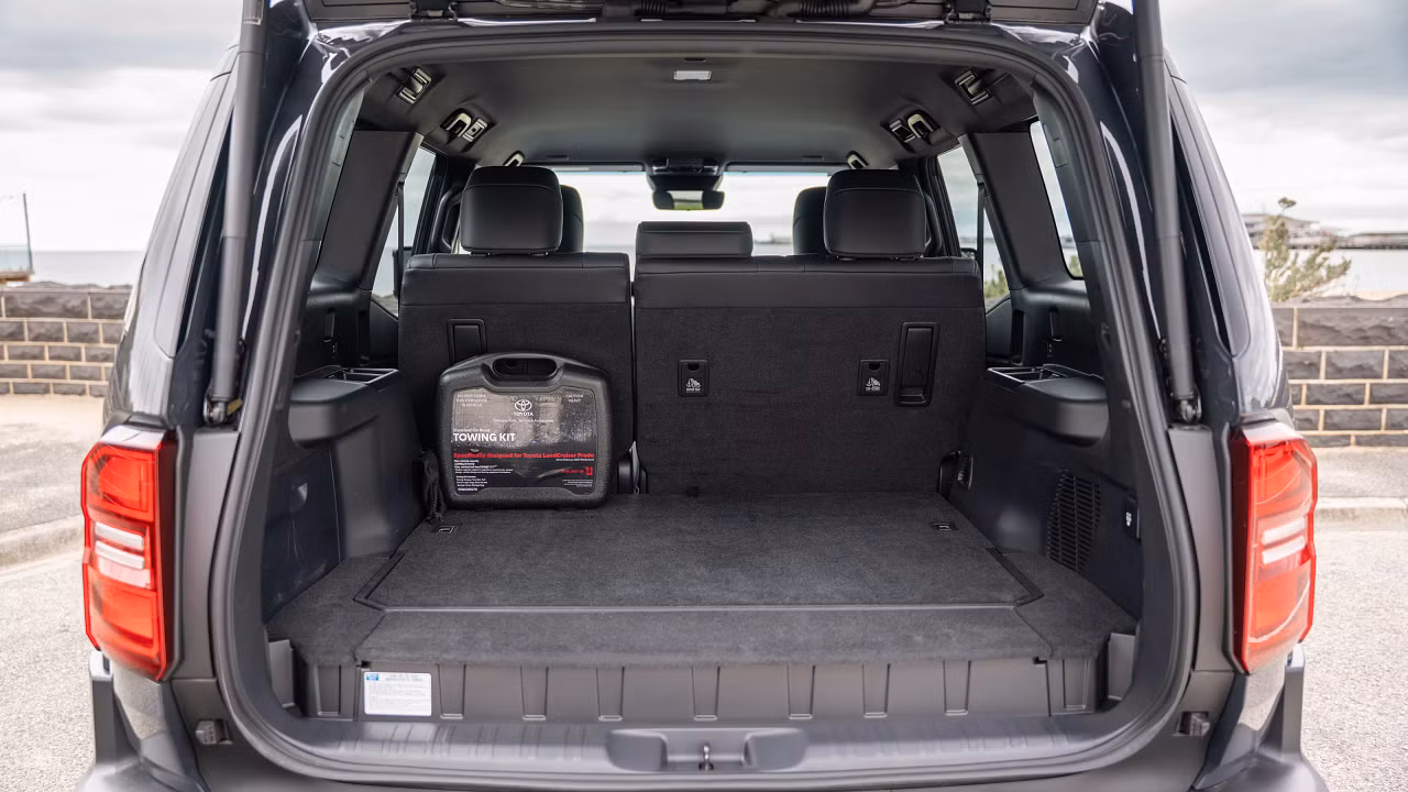 
								Toyota LandCruiser Prado full									