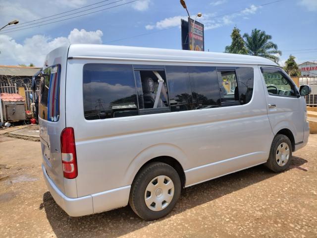 
								2010 Toyota HIACE (Drone) full									