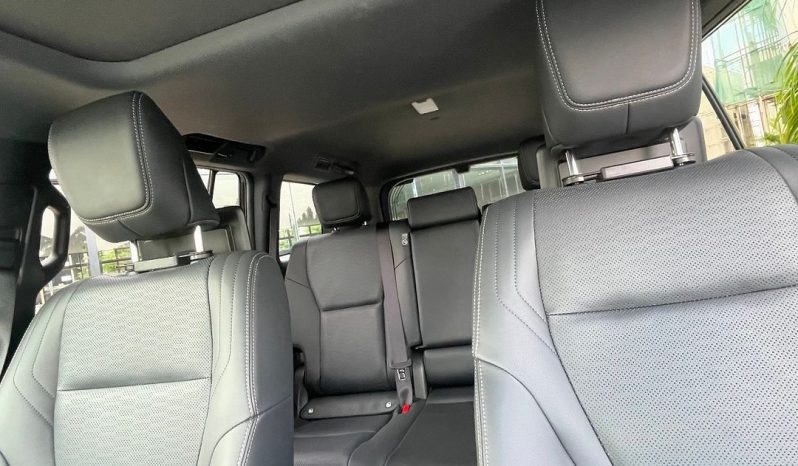 
								Toyota Land Cruiser Prado full									